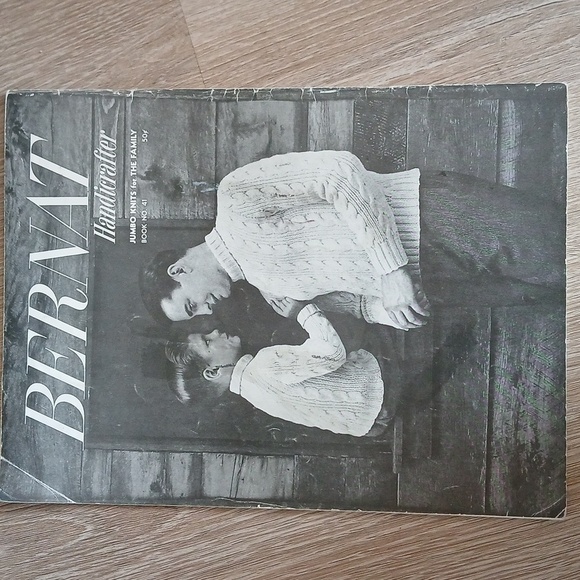 Vintage Bernat 0041 Jumbo Knits for the Whole Family 1954 Handicraft Knitting - Picture 2 of 11